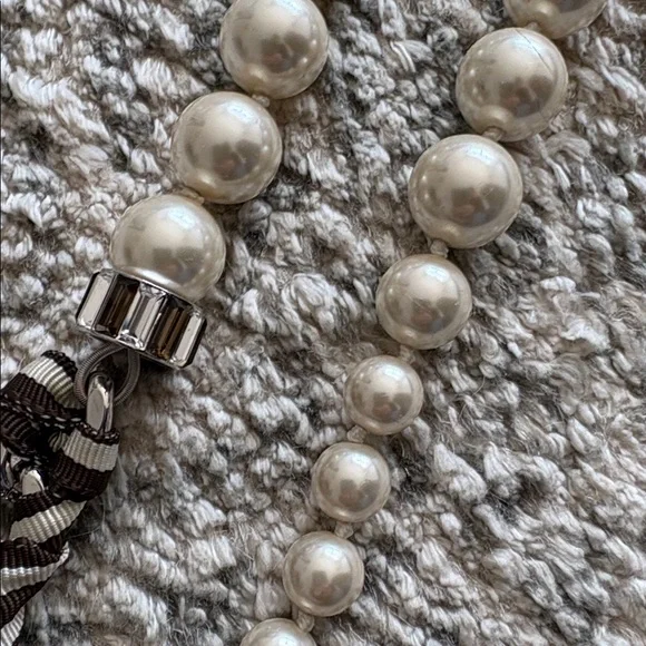 Henri Bendel pearl necklace - Picture 5 of 7